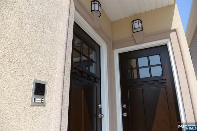 28 Davis Street, Harrison, NJ 07029