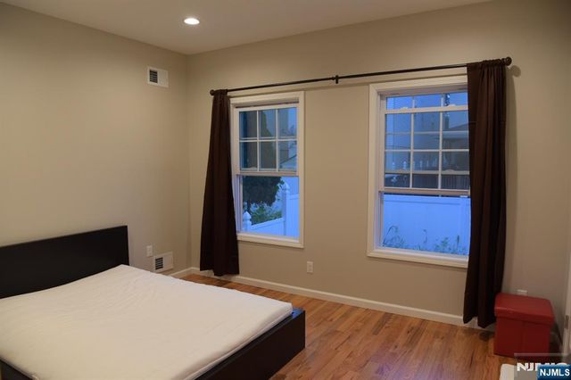 28 Davis Street, Harrison, NJ 07029