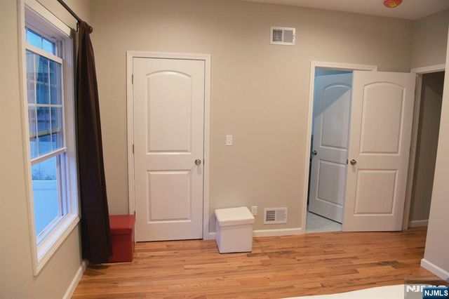28 Davis Street, Harrison, NJ 07029