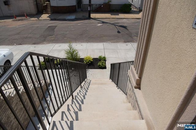 28 Davis Street, Harrison, NJ 07029