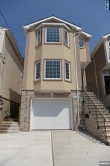28 Davis Street, Harrison, NJ 07029