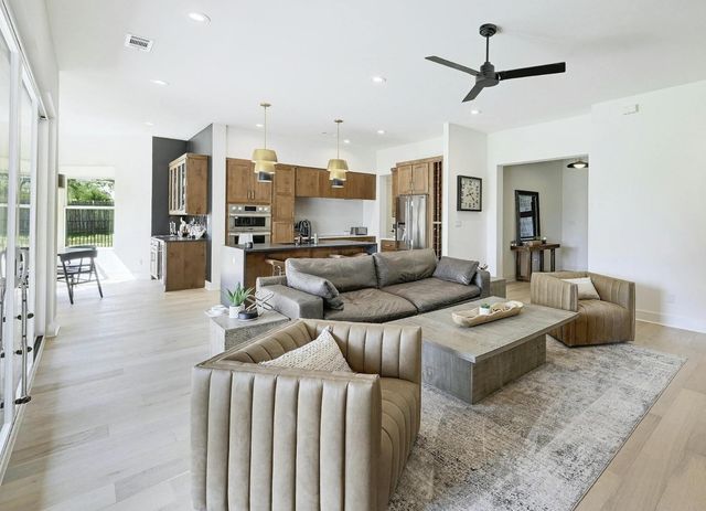 102 Menard CT, Horseshoe Bay, TX 78657