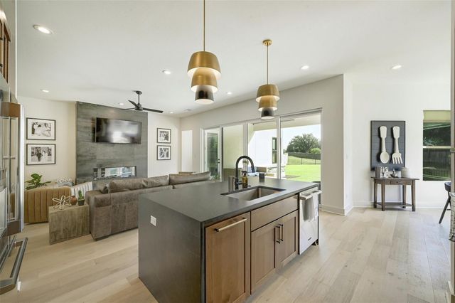 102 Menard CT, Horseshoe Bay, TX 78657