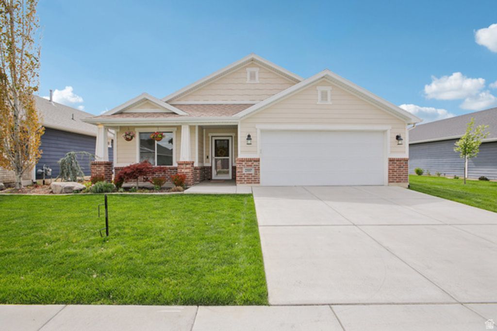 2337 W 1850 N, Clinton, UT 84015