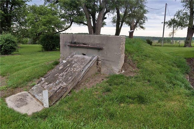 510 NW 100th Street, Spickard, MO 64679