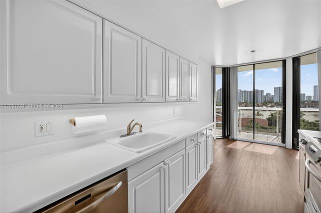 3640 Yacht Club Drive 708, Aventura, FL 33180