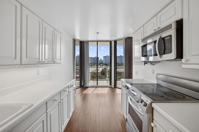 3640 Yacht Club Drive 708, Aventura, FL 33180