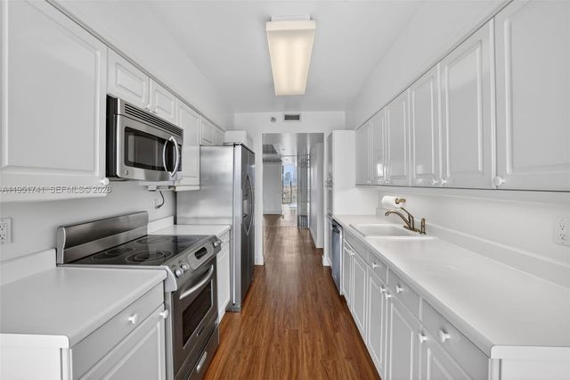 3640 Yacht Club Drive 708, Aventura, FL 33180