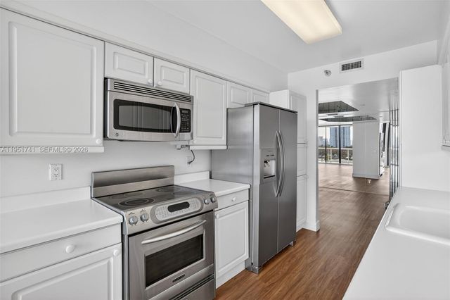 3640 Yacht Club Drive 708, Aventura, FL 33180