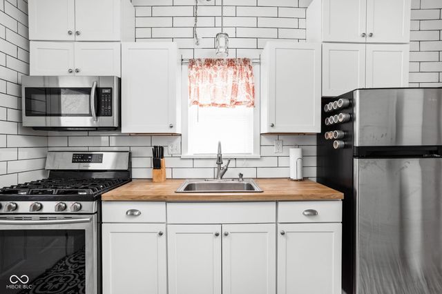 810 Grove Avenue, Indianapolis, IN 46203
