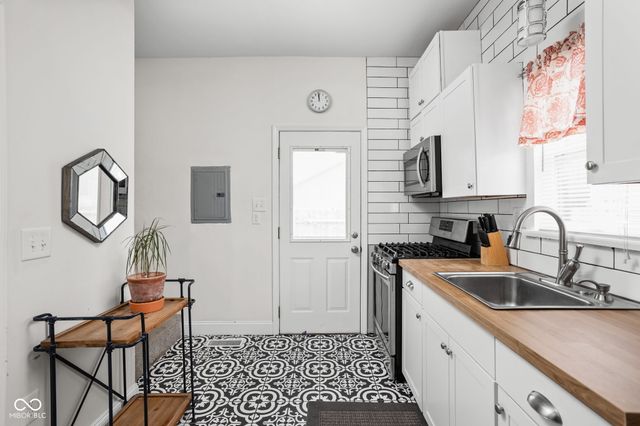 810 Grove Avenue, Indianapolis, IN 46203