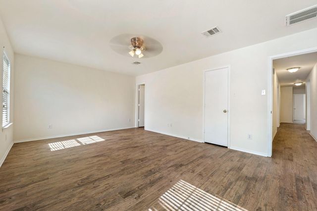 19701 San Chisolm DR, Round Rock, TX 78664