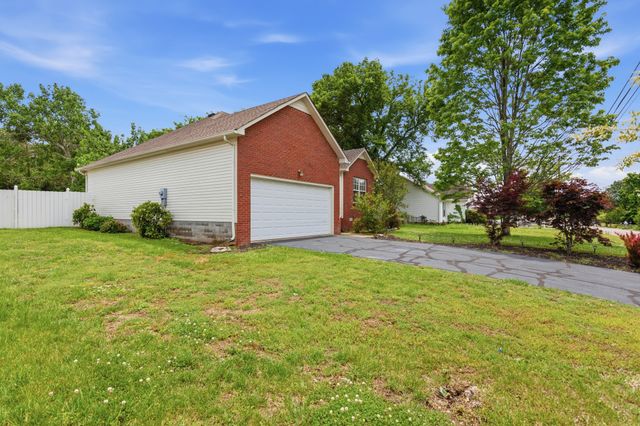 1909 Fieldstone Dr, Columbia, TN 38401