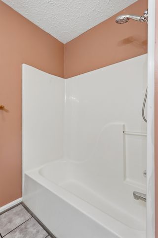 1909 Fieldstone Dr, Columbia, TN 38401