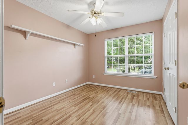 1909 Fieldstone Dr, Columbia, TN 38401