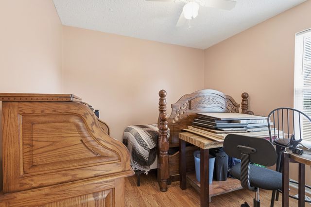 1909 Fieldstone Dr, Columbia, TN 38401