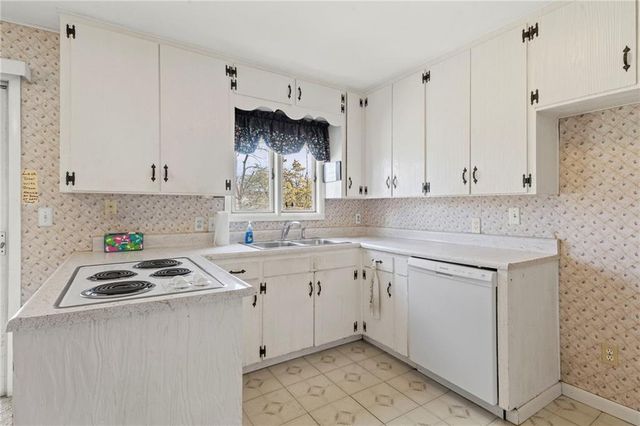 3933 NE Indianola Drive, Kansas City, MO 64116