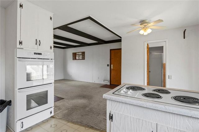 3933 NE Indianola Drive, Kansas City, MO 64116