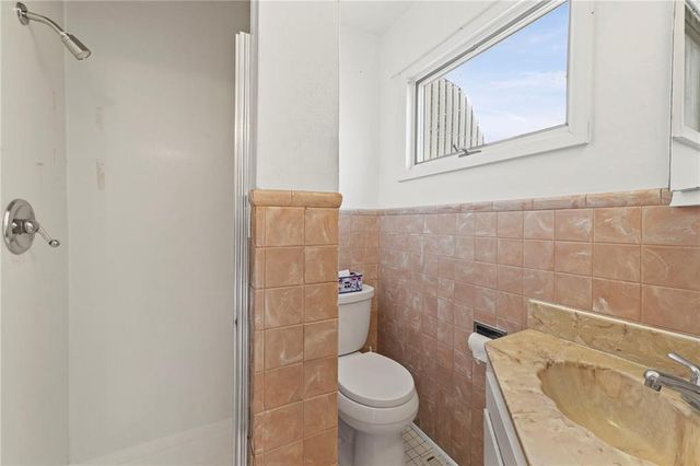 3933 NE Indianola Drive, Kansas City, MO 64116