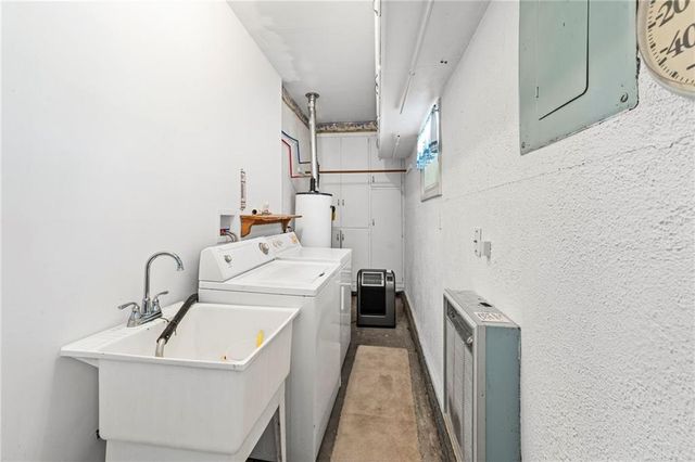 3933 NE Indianola Drive, Kansas City, MO 64116