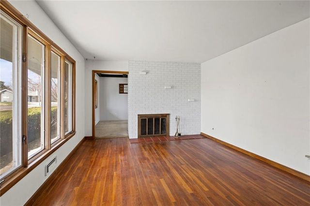 3933 NE Indianola Drive, Kansas City, MO 64116