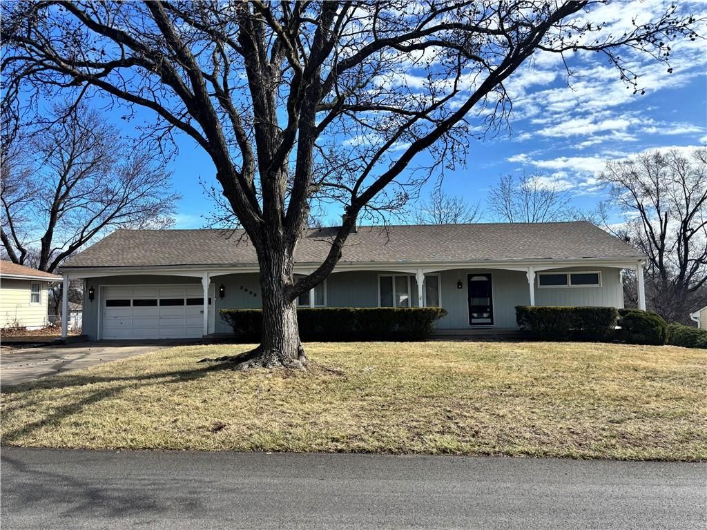 3933 NE Indianola Drive, Kansas City, MO 64116