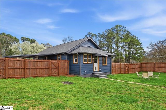 166 Berry Road, Boiling Springs, SC 29316
