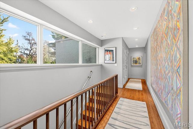 12 E Brentmoor Park, Clayton, MO 63105