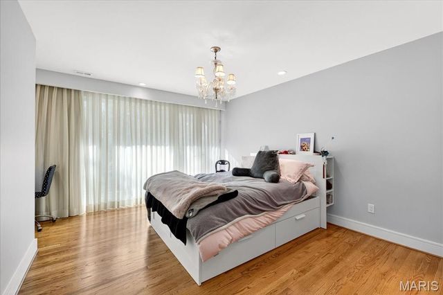 12 E Brentmoor Park, Clayton, MO 63105