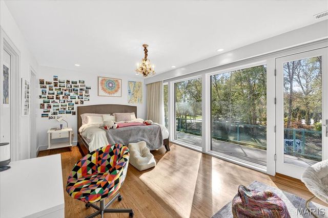 12 E Brentmoor Park, Clayton, MO 63105