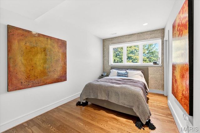 12 E Brentmoor Park, Clayton, MO 63105