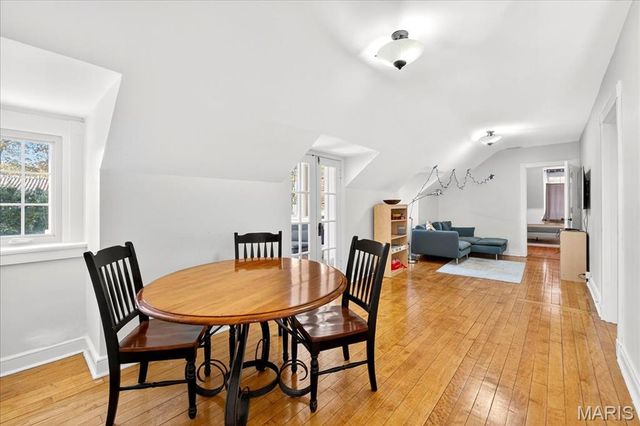 12 E Brentmoor Park, Clayton, MO 63105