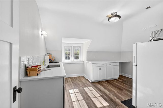 12 E Brentmoor Park, Clayton, MO 63105