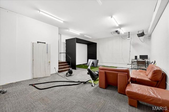 12 E Brentmoor Park, Clayton, MO 63105