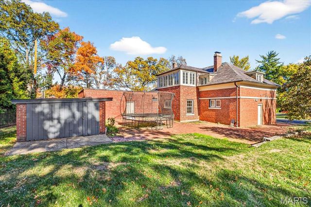 12 E Brentmoor Park, Clayton, MO 63105