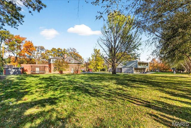 12 E Brentmoor Park, Clayton, MO 63105