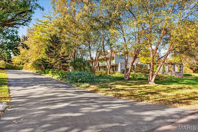 12 E Brentmoor Park, Clayton, MO 63105