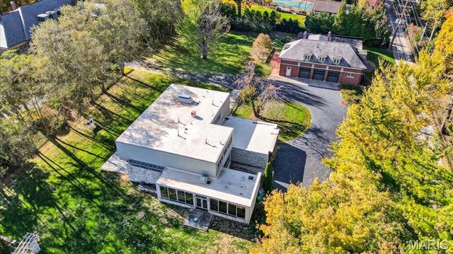 12 E Brentmoor Park, Clayton, MO 63105