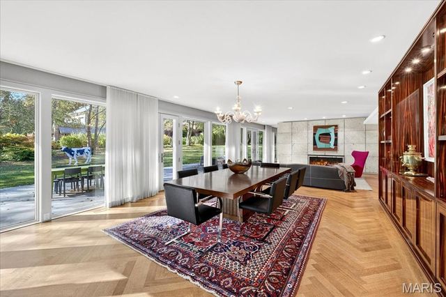 12 E Brentmoor Park, Clayton, MO 63105