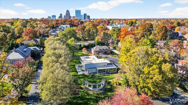 12 E Brentmoor Park, Clayton, MO 63105