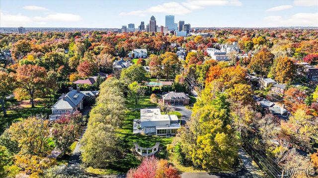 12 E Brentmoor Park, Clayton, MO 63105