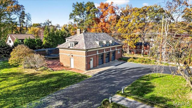 12 E Brentmoor Park, Clayton, MO 63105