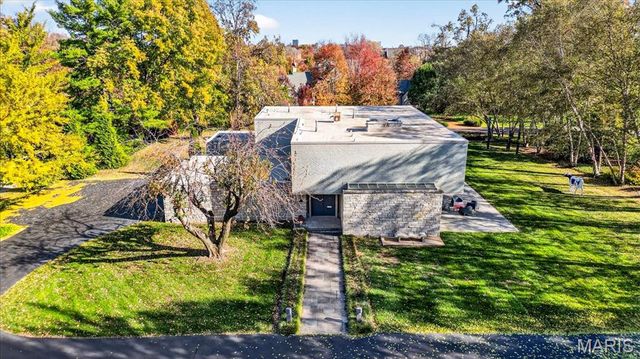 12 E Brentmoor Park, Clayton, MO 63105