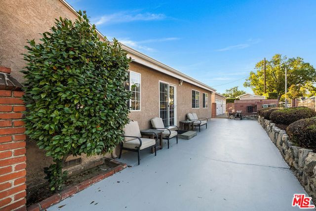 537 Stanford Road, Burbank, CA 91504