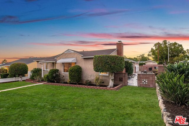 537 Stanford Road, Burbank, CA 91504