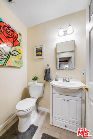 537 Stanford Road, Burbank, CA 91504