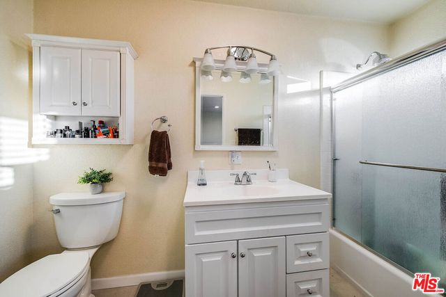 537 Stanford Road, Burbank, CA 91504