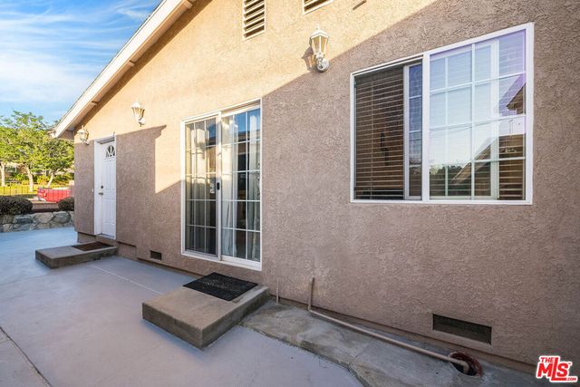 537 Stanford Road, Burbank, CA 91504
