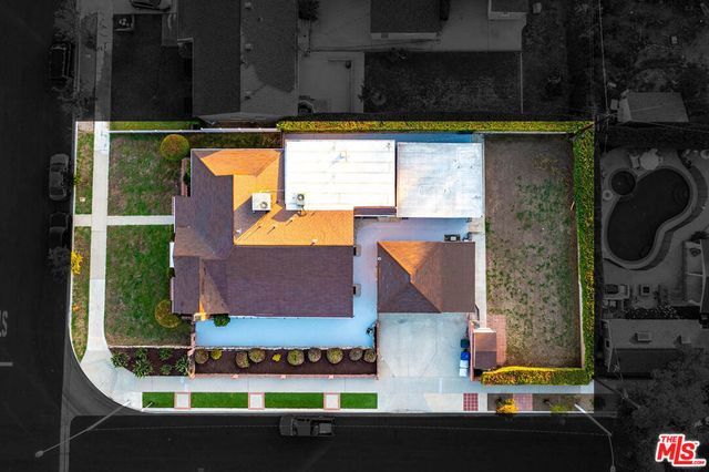 537 Stanford Road, Burbank, CA 91504