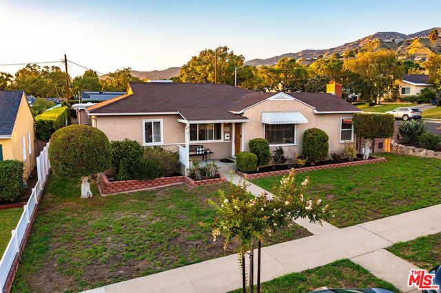 537 Stanford Road, Burbank, CA 91504
